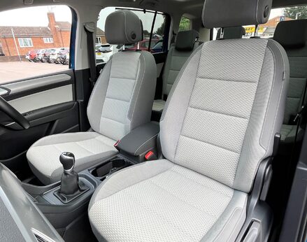 Volkswagen Touran SE FAMILY TSI 53