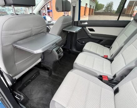 Volkswagen Touran SE FAMILY TSI 56