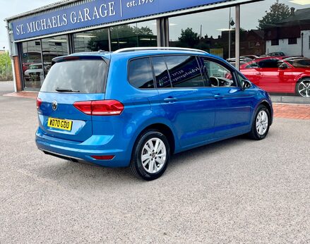 Volkswagen Touran SE FAMILY TSI 8