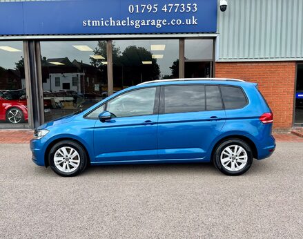 Volkswagen Touran SE FAMILY TSI 11