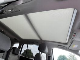 Volkswagen Touran SE FAMILY TSI 65