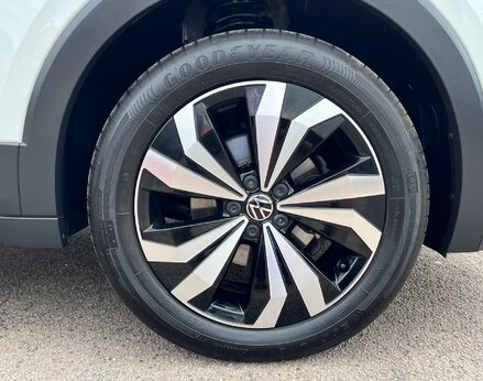 Volkswagen T-Cross BLACK EDITION TSI 15