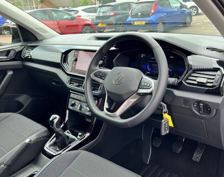 Volkswagen T-Cross BLACK EDITION TSI 17