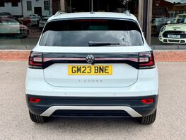 Volkswagen T-Cross BLACK EDITION TSI 6