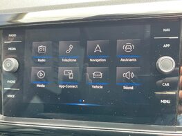 Volkswagen T-Cross BLACK EDITION TSI 26