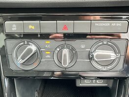 Volkswagen T-Cross BLACK EDITION TSI 49
