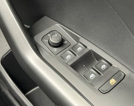 Volkswagen T-Cross BLACK EDITION TSI 58