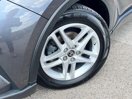 Toyota C-HR ICON 3