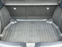 Toyota C-HR ICON 65
