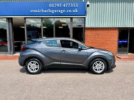 Toyota C-HR ICON 10