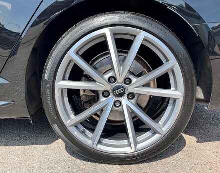Audi A4 AVANT TDI BLACK EDITION 14