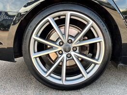 Audi A4 AVANT TDI BLACK EDITION 15