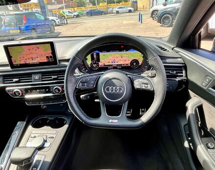 Audi A4 AVANT TDI BLACK EDITION 19