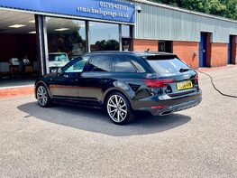 Audi A4 AVANT TDI BLACK EDITION 9