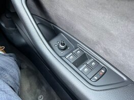 Audi A4 AVANT TDI BLACK EDITION 61