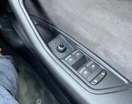 Audi A4 AVANT TDI BLACK EDITION 61