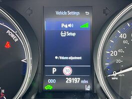 Toyota C-HR DESIGN 29