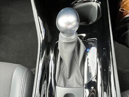Toyota C-HR DESIGN 51