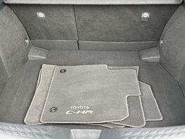 Toyota C-HR DESIGN 68