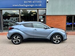 Toyota C-HR DESIGN 10