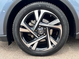 Toyota C-HR DESIGN 15