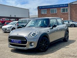 Mini Hatch COOPER 1