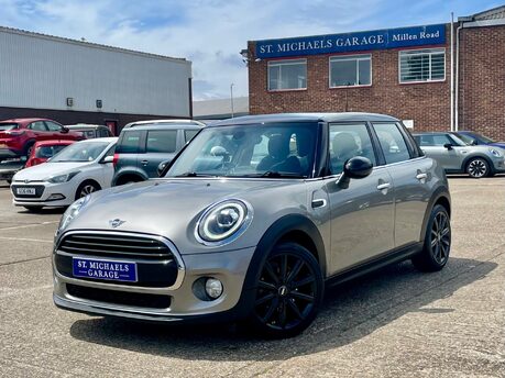 Mini Hatch COOPER