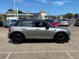 Mini Hatch COOPER 10