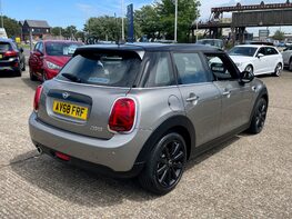 Mini Hatch COOPER 8