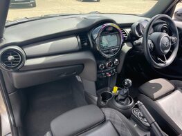 Mini Hatch COOPER 24