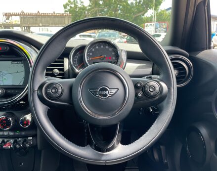 Mini Hatch COOPER 19