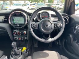 Mini Hatch COOPER 18