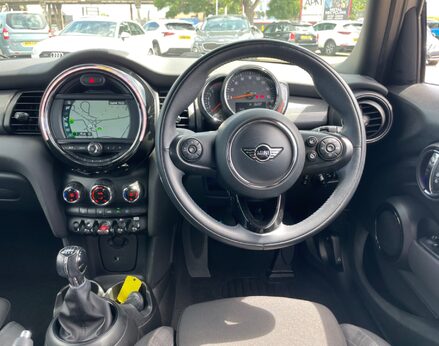 Mini Hatch COOPER 18