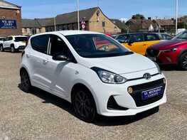 Hyundai i10 PLAY 4
