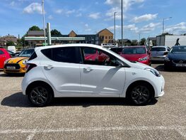 Hyundai i10 PLAY 10
