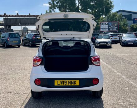 Hyundai i10 PLAY 50