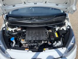 Hyundai i10 PLAY 7