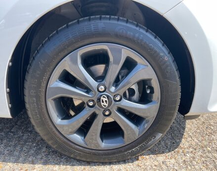 Hyundai i10 PLAY 14