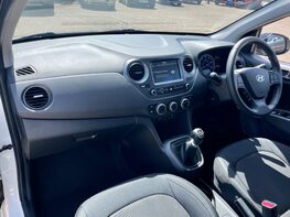 Hyundai i10 PLAY 24