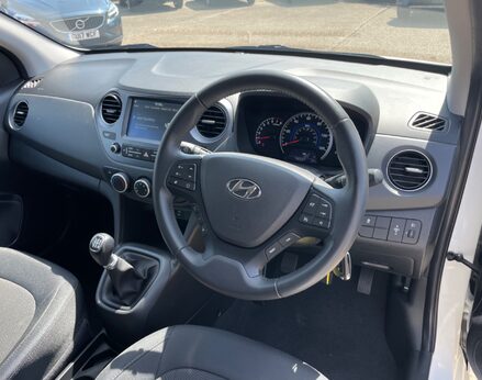 Hyundai i10 PLAY 17