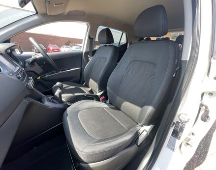 Hyundai i10 PLAY 47
