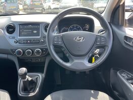 Hyundai i10 PLAY 18