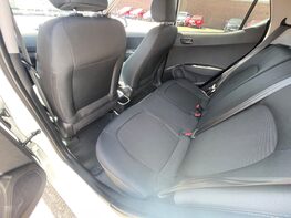 Hyundai i10 PLAY 49