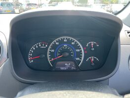 Hyundai i10 PLAY 20