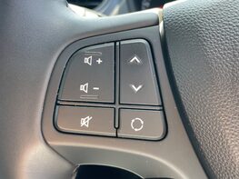 Hyundai i10 PLAY 37