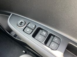 Hyundai i10 PLAY 44