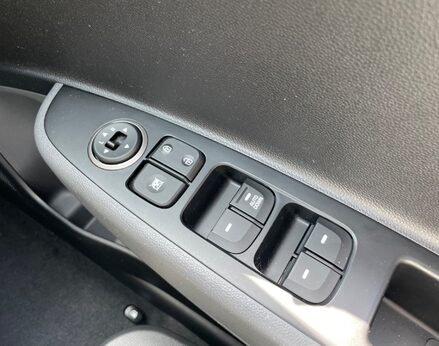 Hyundai i10 PLAY 44