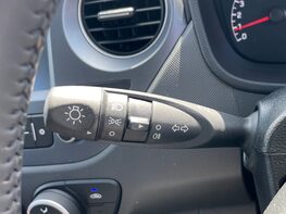 Hyundai i10 PLAY 41