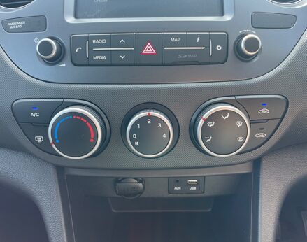Hyundai i10 PLAY 34