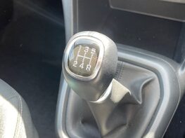 Hyundai i10 PLAY 36